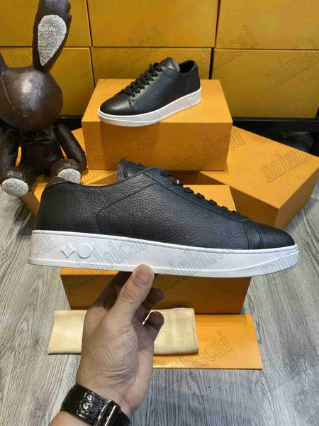 lvs shoe resort sneaker black grained calf leather trainers shoes mens luxurys designer sneakers monograms flowers printed runner trainer ca
lvs shoe resort sneaker black grained calf leather trainers shoes mens luxurys designer sneakers monograms flowers printed runner trainer ca