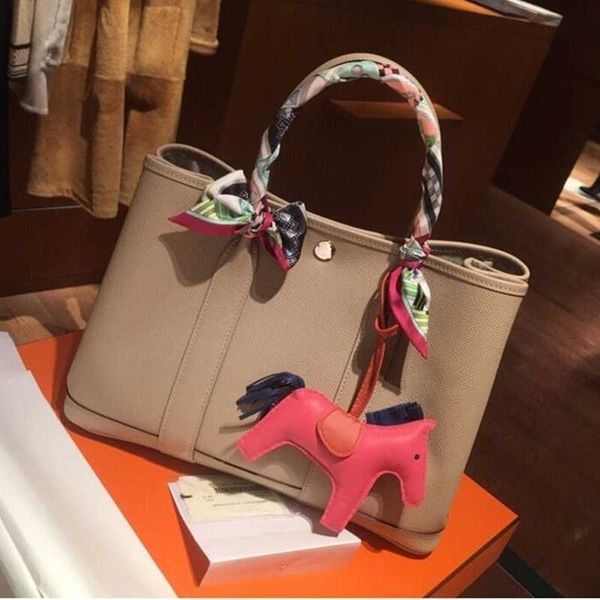 herme garden party handbags price 20 large-capacity tote cow leather women's one-shoulder diagonal span simple v6g7
herme garden party handbags price 20 large-capacity tote cow leather women's one-shoulder diagonal span simple v6g7