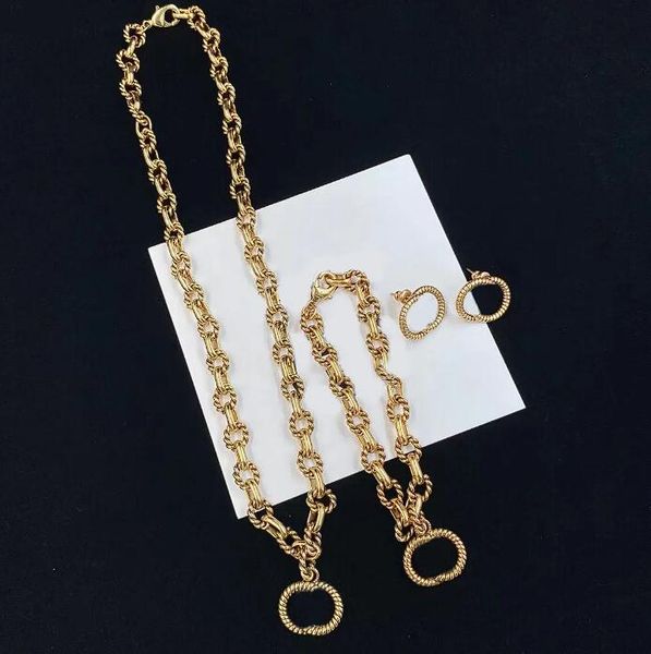 2023 bracelets earrings necklaces classic jewelry three piece set polar de brincos de pulseira earring designer fashion 14k gold plated doub, Golden;silver
2023 bracelets earrings necklaces classic jewelry three piece set polar de brincos de pulseira earring designer fashion 14k gold plated doub, Golden;silver