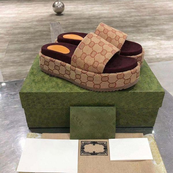 designer slipper luxury men women sandals brand slides fashion slippers lady slide thick bottom design casual shoes sneakers by 1978 020, Black
designer slipper luxury men women sandals brand slides fashion slippers lady slide thick bottom design casual shoes sneakers by 1978 020, Black