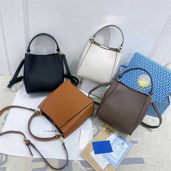 brand casual new women's bag deformation bucket feeling litchi single shoulder cross arm handbag
brand casual new women's bag deformation bucket feeling litchi single shoulder cross arm handbag