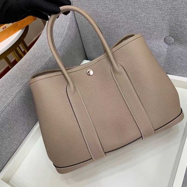factory wholesale designer h ormes totes handbags 2023 new togo cowhide women's bag one shoulder tote versatile garden handheld big sho
factory wholesale designer h ormes totes handbags 2023 new togo cowhide women's bag one shoulder tote versatile garden handheld big sho