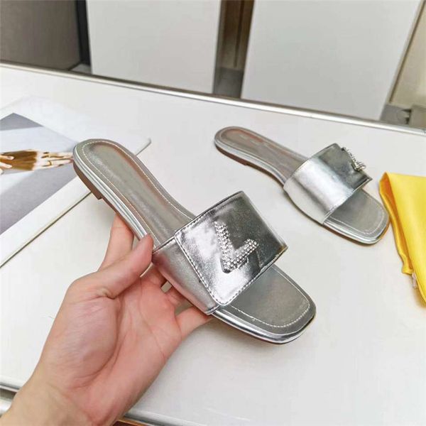 fashion slippers 2023 louiseity luxury design summer men flat women slope heel leather rubber letter logo casual sandals viutonity 05-08, Black
fashion slippers 2023 louiseity luxury design summer men flat women slope heel leather rubber letter logo casual sandals viutonity 05-08, Black
