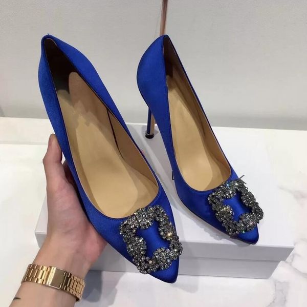 designer pumps luxurys brand women's shoes slik high heels pointed toes wedding dress naked black shine genuine leather diamond sizes 3
designer pumps luxurys brand women's shoes slik high heels pointed toes wedding dress naked black shine genuine leather diamond sizes 3