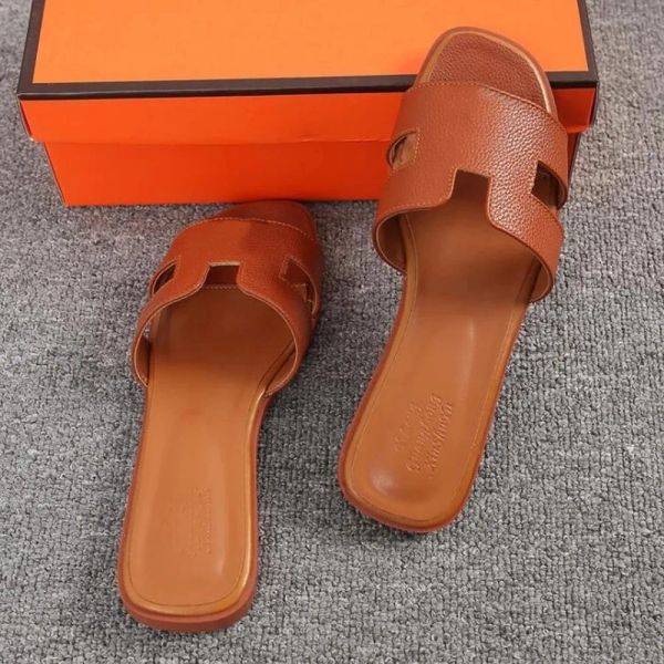 with box luxury designer slippers beach classic flat woman summer lady cartoon big head leather l bath fashion oran sandal women shoe rh, Black
with box luxury designer slippers beach classic flat woman summer lady cartoon big head leather l bath fashion oran sandal women shoe rh, Black
