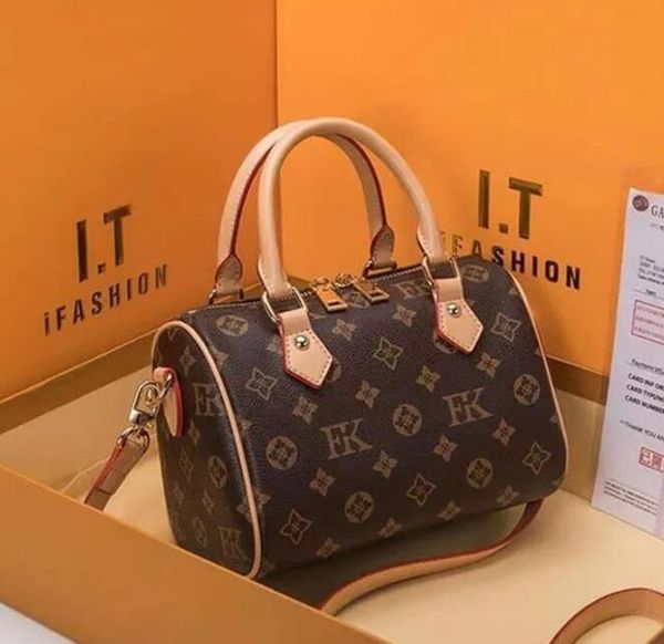 women messenger bag classic style fashion bags women bag shoulder bags lady totes handbags speedy 35cm with shoulder strap, dust bag 546
women messenger bag classic style fashion bags women bag shoulder bags lady totes handbags speedy 35cm with shoulder strap, dust bag 546