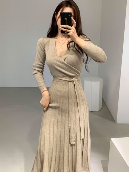 casual dresses stretchy women knitted bodycon pencil autumn winter solid vestidos long sleeve v neck slim lady chic korean 230209, Black;gray
casual dresses stretchy women knitted bodycon pencil autumn winter solid vestidos long sleeve v neck slim lady chic korean 230209, Black;gray