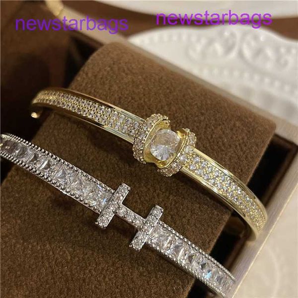 designer herme bracelet online shop girlfriend letter h high sense small design fashion commuter diamond inlaid bracelet have logo, Golden;silver
designer herme bracelet online shop girlfriend letter h high sense small design fashion commuter diamond inlaid bracelet have logo, Golden;silver