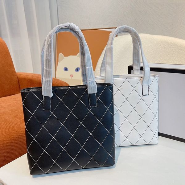 womens lambskin shopping tote bags quilted handle shoulder purse black white outdoor sacoche large capacity handbags 25cm
womens lambskin shopping tote bags quilted handle shoulder purse black white outdoor sacoche large capacity handbags 25cm