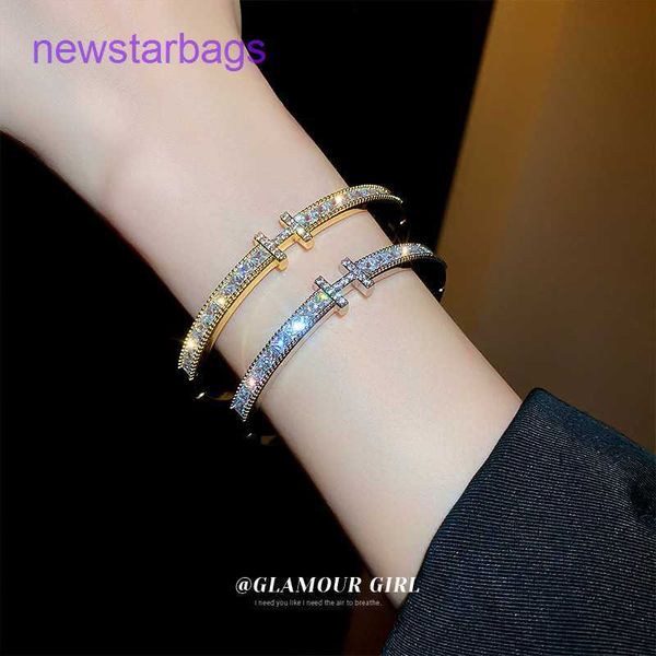 designer herme bracelet online shop letter h bracelet autumn and winter 2023 new style fashionable temperament high sense net red light luxu, Golden;silver
designer herme bracelet online shop letter h bracelet autumn and winter 2023 new style fashionable temperament high sense net red light luxu, Golden;silver