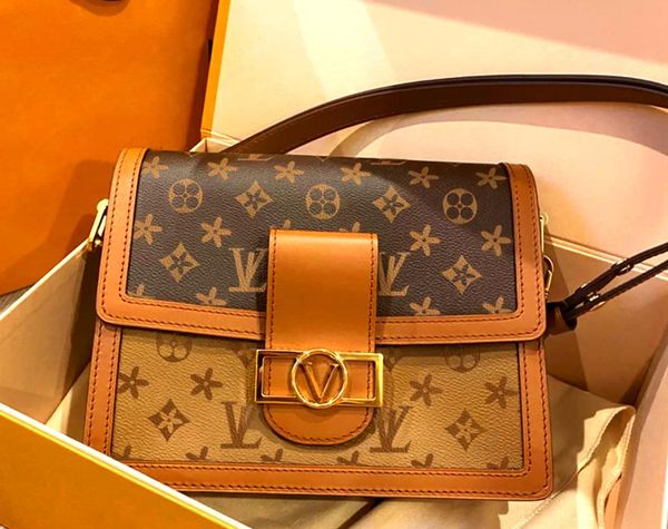 new designer cross body bag luxury underarm one-shoulder messenger bag fashion women's small square bags designer chain belt bag cosmet
new designer cross body bag luxury underarm one-shoulder messenger bag fashion women's small square bags designer chain belt bag cosmet