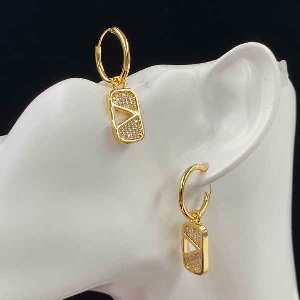 2023 new ring earrings hypoallergenic pearl earrings simple fashion luxury brand designer women's earrings high-end belt box, Golden
2023 new ring earrings hypoallergenic pearl earrings simple fashion luxury brand designer women's earrings high-end belt box, Golden