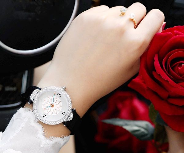 fashion fashion women's watch silent quartz leather strap all-matching clothes watch, Slivery;golden
fashion fashion women's watch silent quartz leather strap all-matching clothes watch, Slivery;golden