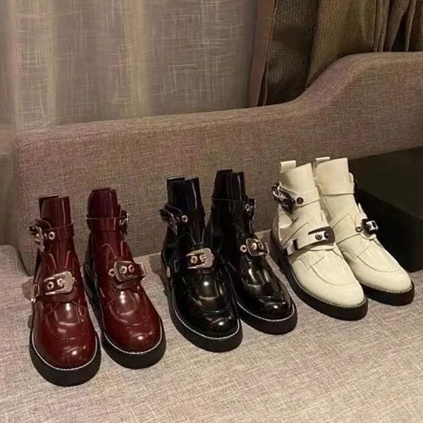 autumn winter boots woman thick soled trainers travel metal belt buckle boot soft cowhide lady flat designer shoe leather high women large s, Black
autumn winter boots woman thick soled trainers travel metal belt buckle boot soft cowhide lady flat designer shoe leather high women large s, Black