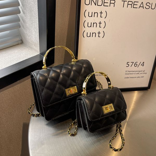 2023 new fashion woman's evening bags handbags for women metal hand bag pu leather female crossbody bag simple style ladies single shou
2023 new fashion woman's evening bags handbags for women metal hand bag pu leather female crossbody bag simple style ladies single shou