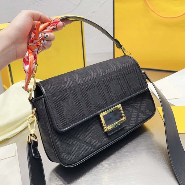 bags totes handbag designer bag comen classic imitation brand stitching letter chain shoulder bag versatile commuter party dinner wallet
bags totes handbag designer bag comen classic imitation brand stitching letter chain shoulder bag versatile commuter party dinner wallet