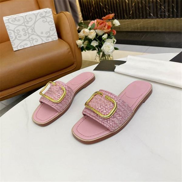 2022 new slippers valentinoity men women beach slippers leather webbing fashion luxury summer sandals 04-06
2022 new slippers valentinoity men women beach slippers leather webbing fashion luxury summer sandals 04-06