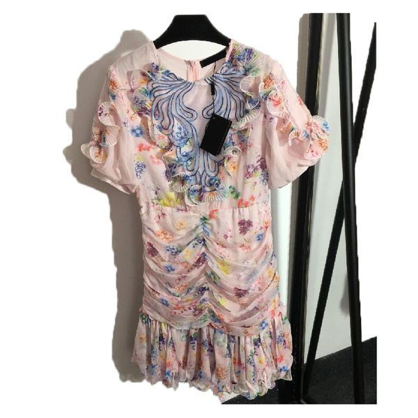23ss new designer womens dress temperament print retro ruffle round neck short sleeve classic fashion luxurys women dress streetwear size s-, Black;gray
23ss new designer womens dress temperament print retro ruffle round neck short sleeve classic fashion luxurys women dress streetwear size s-, Black;gray