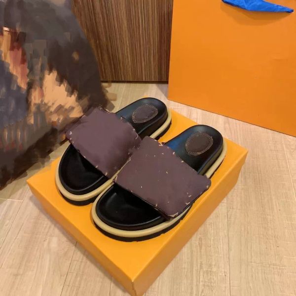 with box luxury lv designer men women slippers sandal embossed printing pillow hook & loop slipper mule summer flat heel slides louise vuitt, Black
with box luxury lv designer men women slippers sandal embossed printing pillow hook & loop slipper mule summer flat heel slides louise vuitt, Black