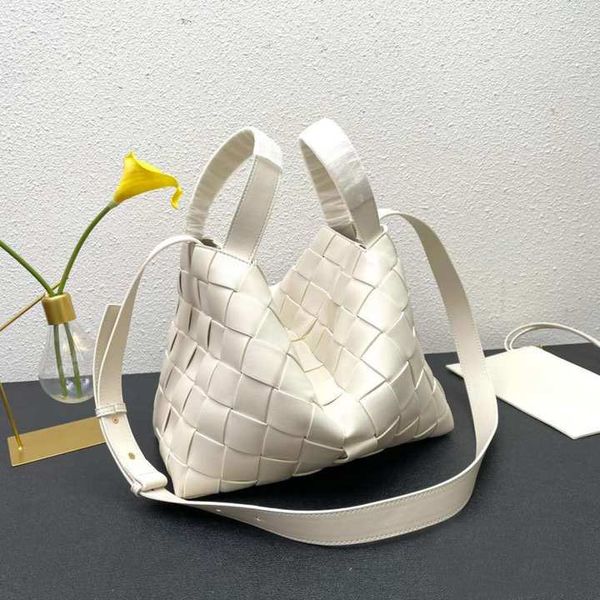 bowling cassette medium intreccio leather bag with detachable strap shoulder bags black luxury designer bags zipper closure gold finish
bowling cassette medium intreccio leather bag with detachable strap shoulder bags black luxury designer bags zipper closure gold finish
