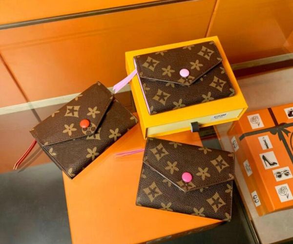 luxurys designers passport wallets purse bag fashion short victorine wallet empreinte classic pallas card holder coin purses 45258#, Red;black
luxurys designers passport wallets purse bag fashion short victorine wallet empreinte classic pallas card holder coin purses 45258#, Red;black