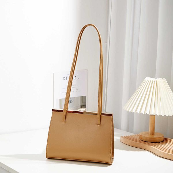 shoulder bags fashion stylish pu leather clips women shoulder bag female handbag totes g230210
shoulder bags fashion stylish pu leather clips women shoulder bag female handbag totes g230210