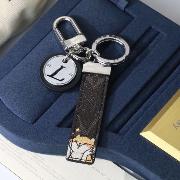 2021 keychain key chain buckle lovers car keychain handmade leather keychains men women bags pendant accessories 5 color, Silver
2021 keychain key chain buckle lovers car keychain handmade leather keychains men women bags pendant accessories 5 color, Silver