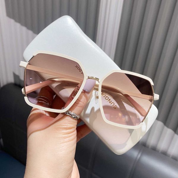 sunglasses new fashion luxury brand square sunglasses women vintage oversize sun glasses female big frame shades black lady uv400 l230210, White;black
sunglasses new fashion luxury brand square sunglasses women vintage oversize sun glasses female big frame shades black lady uv400 l230210, White;black