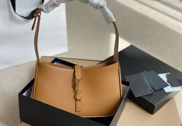 2023 luxury designer bags women's crossbody bag leather handbag underarm bag slanted shoulder portable crocodile pattern gold buckle wi
2023 luxury designer bags women's crossbody bag leather handbag underarm bag slanted shoulder portable crocodile pattern gold buckle wi
