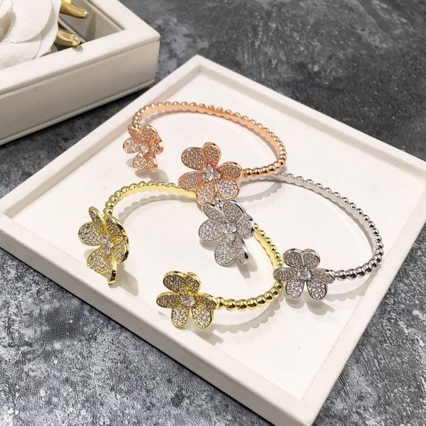 2023 fashion jewelry women ladies bracelet flower full diamonds crystal silver stainless steel bangle with box, Golden;silver
2023 fashion jewelry women ladies bracelet flower full diamonds crystal silver stainless steel bangle with box, Golden;silver