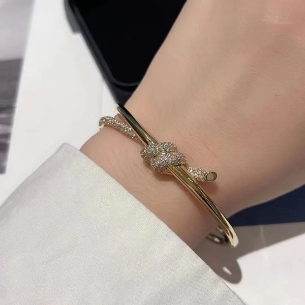 designer bangle bracelet 18k rose gold women's silver bracelet luxury men boutique valentine's day birthday wedding gift01, Black
designer bangle bracelet 18k rose gold women's silver bracelet luxury men boutique valentine's day birthday wedding gift01, Black
