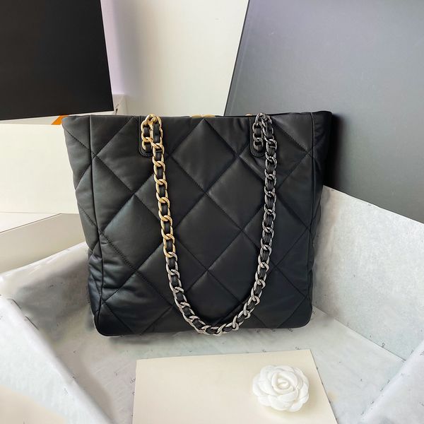 22b 19 tote lambskin shopping quilted black bags jumbo turn lock two-tone chain shoulder designer purse large capacity outdor sacoche luxury
22b 19 tote lambskin shopping quilted black bags jumbo turn lock two-tone chain shoulder designer purse large capacity outdor sacoche luxury