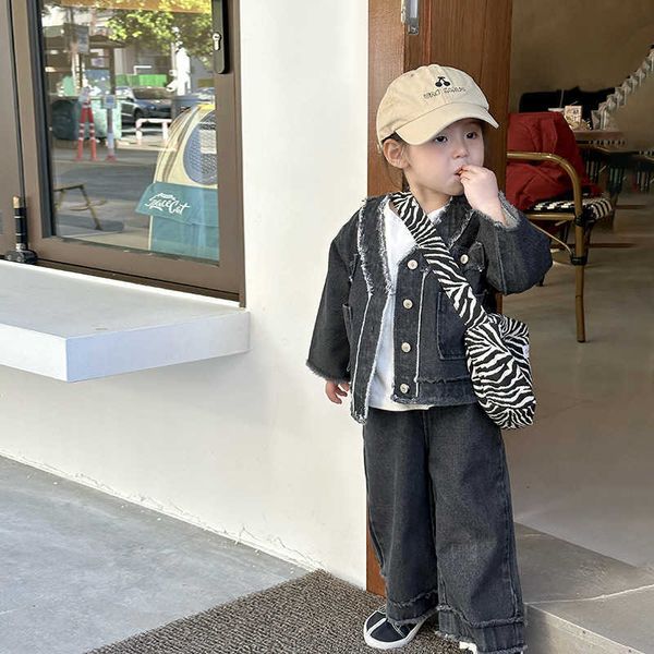 clothing sets girls' suit casual spring and autumn new korean loose hem jacket denim straight pants twopiece set, White
clothing sets girls' suit casual spring and autumn new korean loose hem jacket denim straight pants twopiece set, White