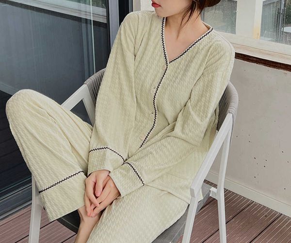 pajamas women's spring and autumn pure cotton long-sleeved jacquard bird check small fragrant household clothes suits
pajamas women's spring and autumn pure cotton long-sleeved jacquard bird check small fragrant household clothes suits