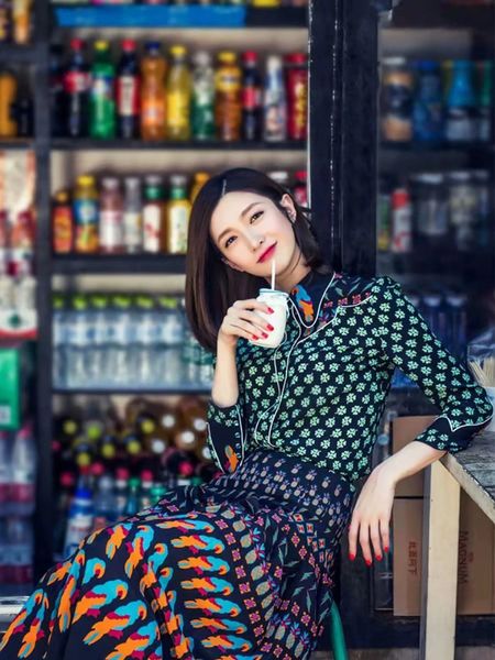 two piece dress star's same vintage printed shirt with skirt for spring and summer 2023 new age reducing temperament two-piece dress fo, White
two piece dress star's same vintage printed shirt with skirt for spring and summer 2023 new age reducing temperament two-piece dress fo, White