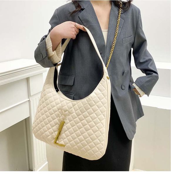 fashion classic handbag women's designer large capacity single shoulder messenger bag versatile bag wallet
fashion classic handbag women's designer large capacity single shoulder messenger bag versatile bag wallet