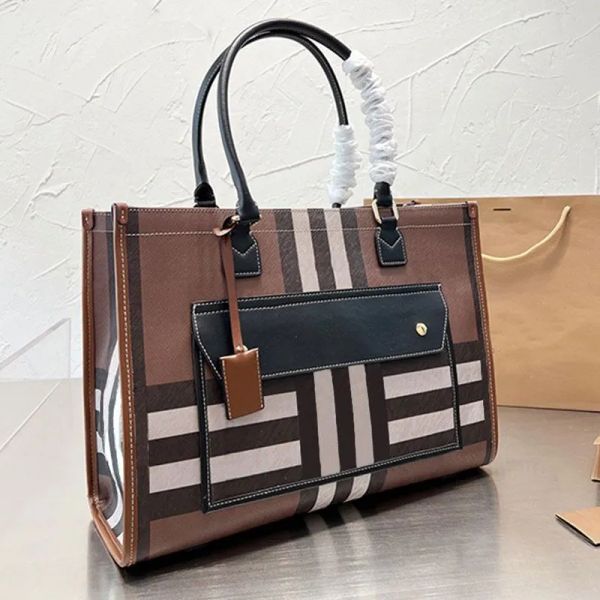 luxurious designers bags handbags autumn and winter new style tote bag portable shoulder bag
luxurious designers bags handbags autumn and winter new style tote bag portable shoulder bag
