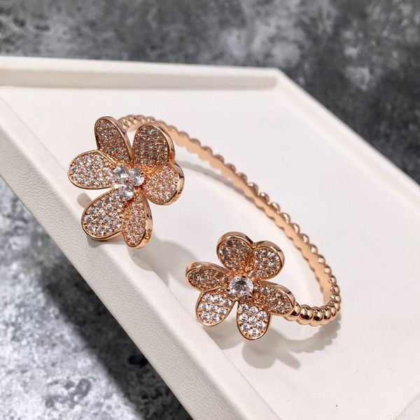 2023 fashion jewelry women ladies bracelet flower full diamonds crystal rose gold thin stainless steel bangle with box, Golden;silver
2023 fashion jewelry women ladies bracelet flower full diamonds crystal rose gold thin stainless steel bangle with box, Golden;silver