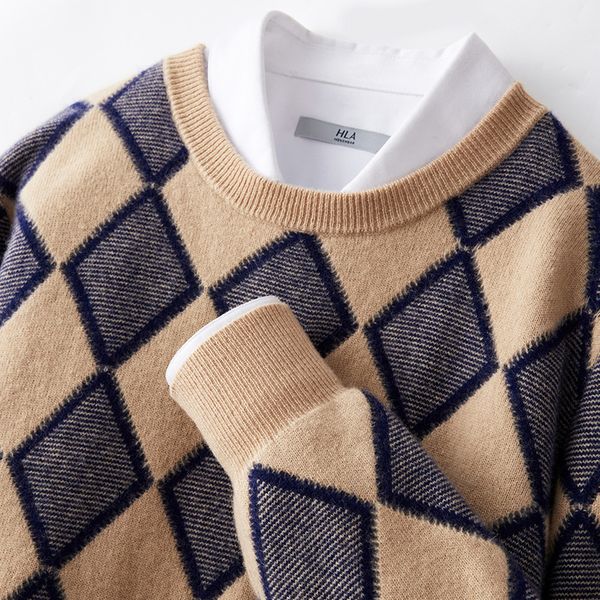 men's sweaters 100 merino wool oneck cashmere sweater korean fashion color matching plaid thickened for warmth in autumn and winter 230, White;black
men's sweaters 100 merino wool oneck cashmere sweater korean fashion color matching plaid thickened for warmth in autumn and winter 230, White;black