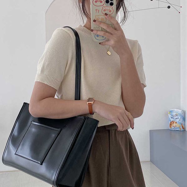 shoulder bags simple large capacity pu leather shoulder bags handbags for women 2022 new winter korean fashion commuter underarm bags g23021
shoulder bags simple large capacity pu leather shoulder bags handbags for women 2022 new winter korean fashion commuter underarm bags g23021