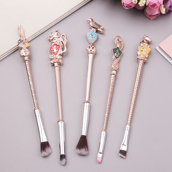 eye shadow 5pcs movie makeup brushes set magic college badge enamel animal shape cosmetics pro eyeshadow brush eyebrow lip tool kit 230211
eye shadow 5pcs movie makeup brushes set magic college badge enamel animal shape cosmetics pro eyeshadow brush eyebrow lip tool kit 230211
