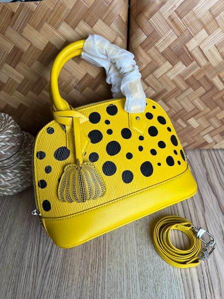 yk alma bb shell bag infinity dots epi leather with pumpkin tag removable strap designer cross body m21698
yk alma bb shell bag infinity dots epi leather with pumpkin tag removable strap designer cross body m21698