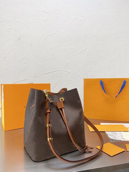 classic shoulder bag women's cowhide bucket bag designer design luxury messenger bag wallet
classic shoulder bag women's cowhide bucket bag designer design luxury messenger bag wallet