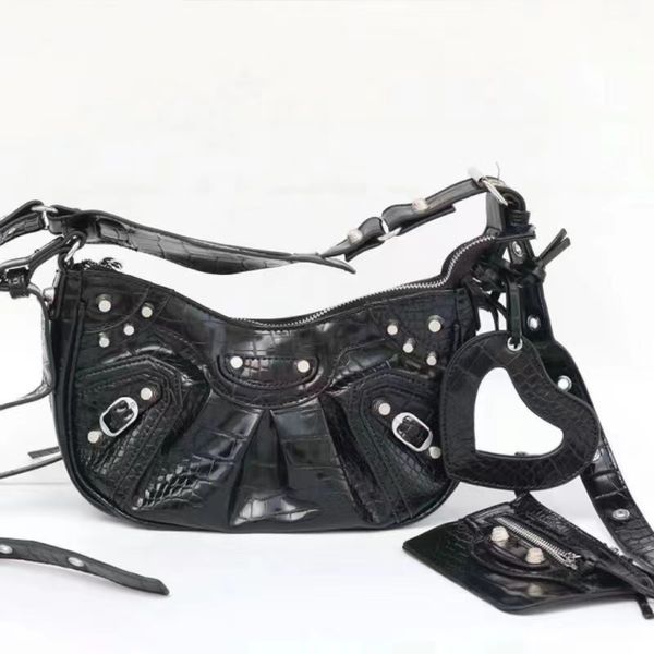 biker bag 2023 paris home crocodile skin crescent armpit portable oblique back love mirror series one of the explosive
biker bag 2023 paris home crocodile skin crescent armpit portable oblique back love mirror series one of the explosive