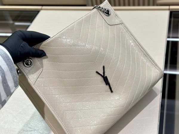 tote bag leather shopping bag designer womens large capacity shoulder bag luxury chain shoulder strap
tote bag leather shopping bag designer womens large capacity shoulder bag luxury chain shoulder strap