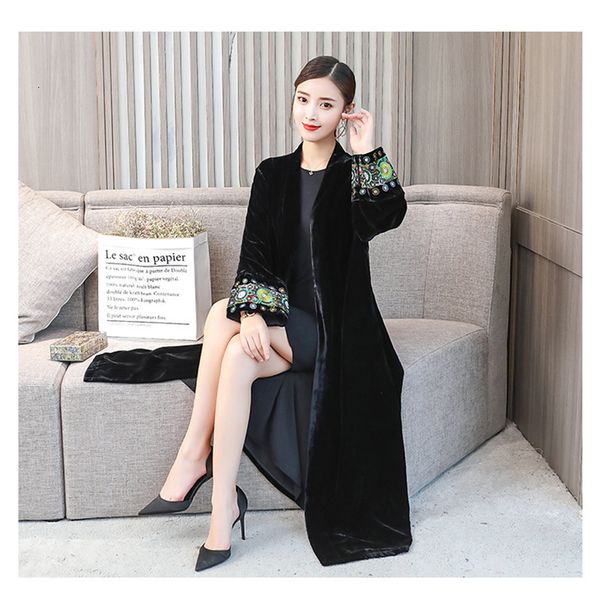 women's trench coats stylish sleeve exquisite embroidery vintage velvet kimono trench women v neck mid long windbreaker coat outerwear, Tan;black
women's trench coats stylish sleeve exquisite embroidery vintage velvet kimono trench women v neck mid long windbreaker coat outerwear, Tan;black