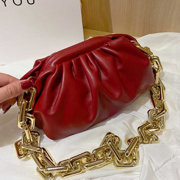 shoulder bags luxurious gold chain handbag 2022 new pu leather thick chain cloud bag shoulder bag fashion simple crossbody bag g230210
shoulder bags luxurious gold chain handbag 2022 new pu leather thick chain cloud bag shoulder bag fashion simple crossbody bag g230210