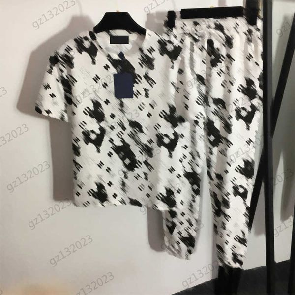 2 piece set women pants fashion old flower logo print crew neck short sleeved tshirts and elastic waist loose casual pants suit 3 colors des, White
2 piece set women pants fashion old flower logo print crew neck short sleeved tshirts and elastic waist loose casual pants suit 3 colors des, White