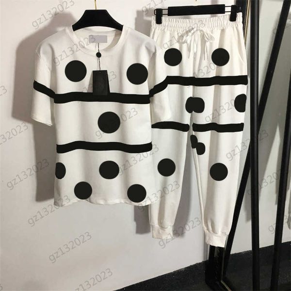 designer brand two piece pants letters stripe printing short sleeve casual t-shirts elastic waist loose slim pants 2 colors women two pieces, White
designer brand two piece pants letters stripe printing short sleeve casual t-shirts elastic waist loose slim pants 2 colors women two pieces, White