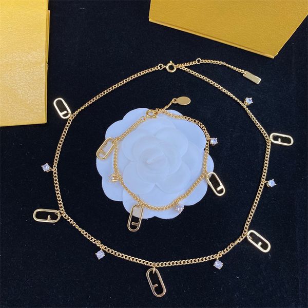 2023 18k gold-plated bracelet necklace set f-neck designer for women's vintage fashion brand pearl armband box high-quality jewelry wit, Black
2023 18k gold-plated bracelet necklace set f-neck designer for women's vintage fashion brand pearl armband box high-quality jewelry wit, Black